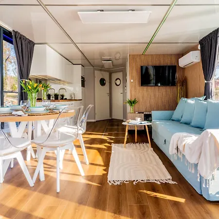 Ukiel Wellness & 3*