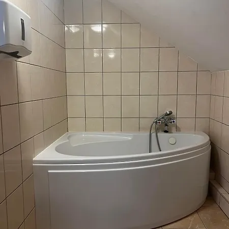 Ukiel Wellness & 3*