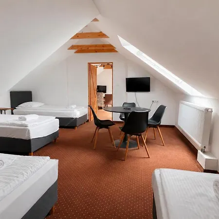 Hotel Ukiel Wellness & 3*