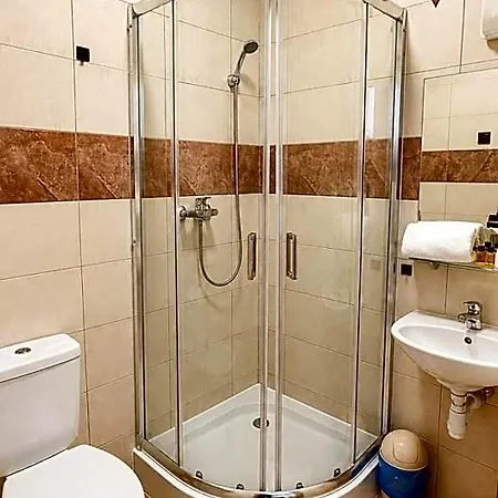 Ukiel Wellness & מלון 3*