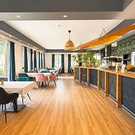 Ukiel Wellness & 3*